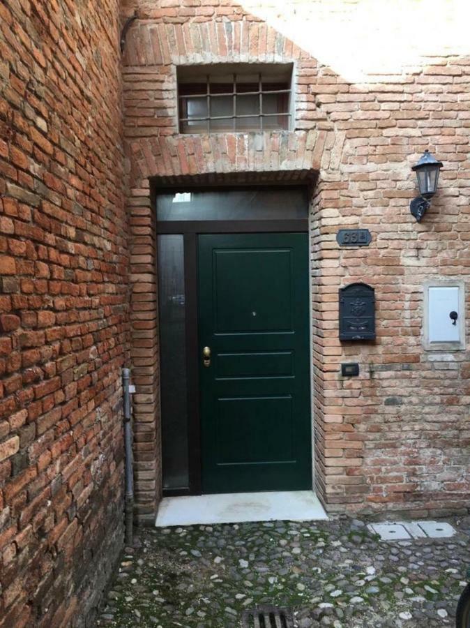 Appartement Vicolo Duelli à Ferrare Extérieur photo